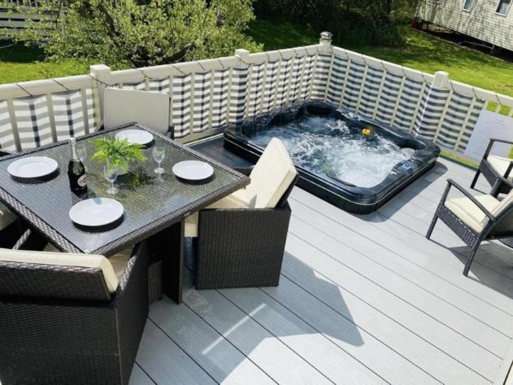 Villa Prime Location & Luxurious Hot Tub Tattershall Exterior foto
